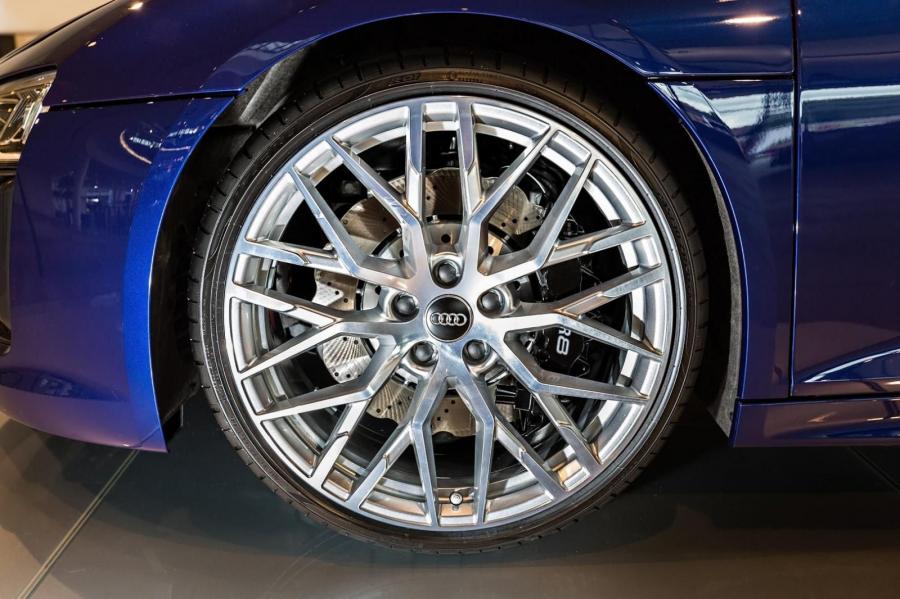 Колеса Audi R8 V10 Plus 2015 года  (фото 7 из 15)